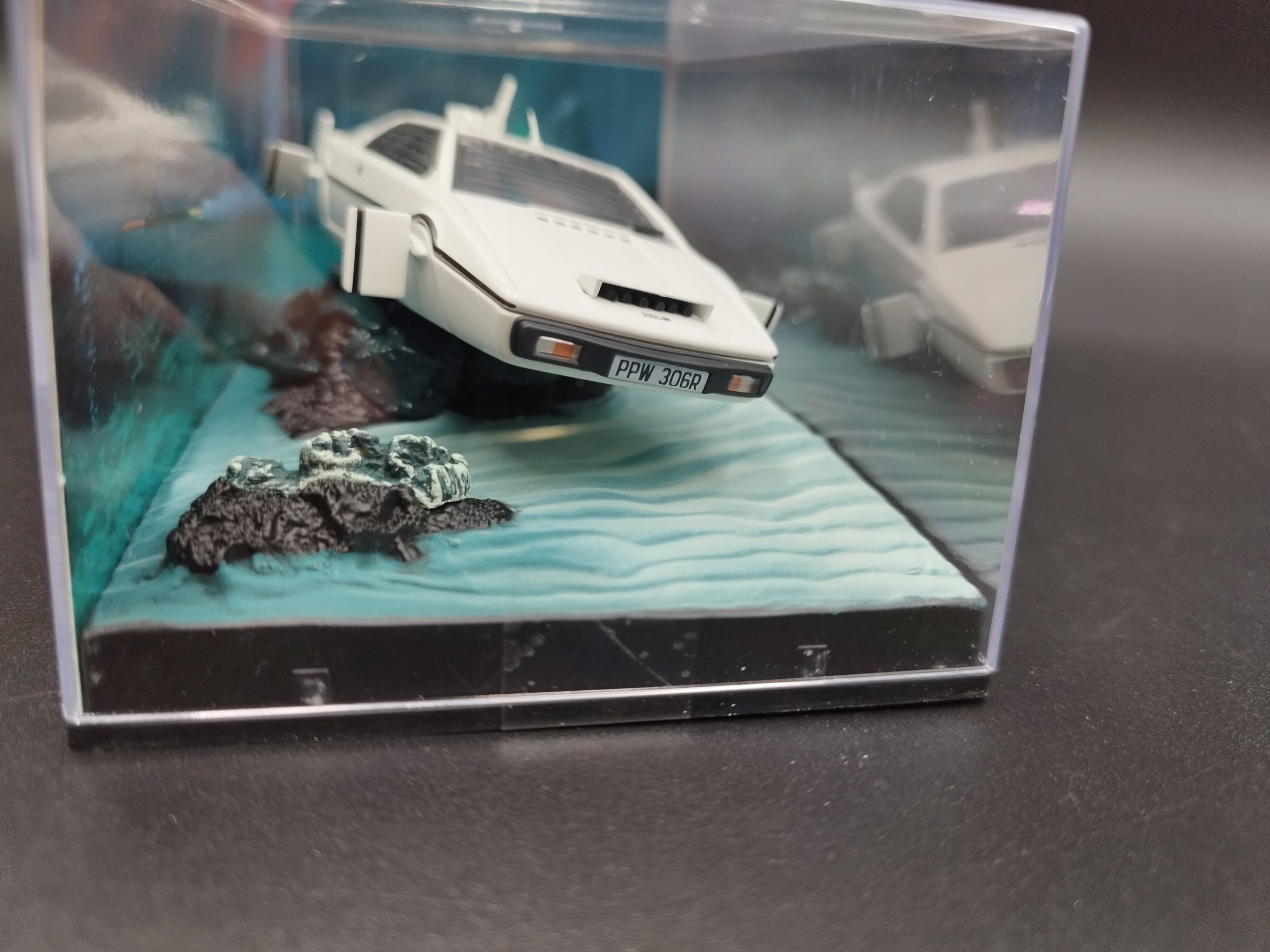 1:43 Altaya Lotus Esprit podwodny James Bond 007