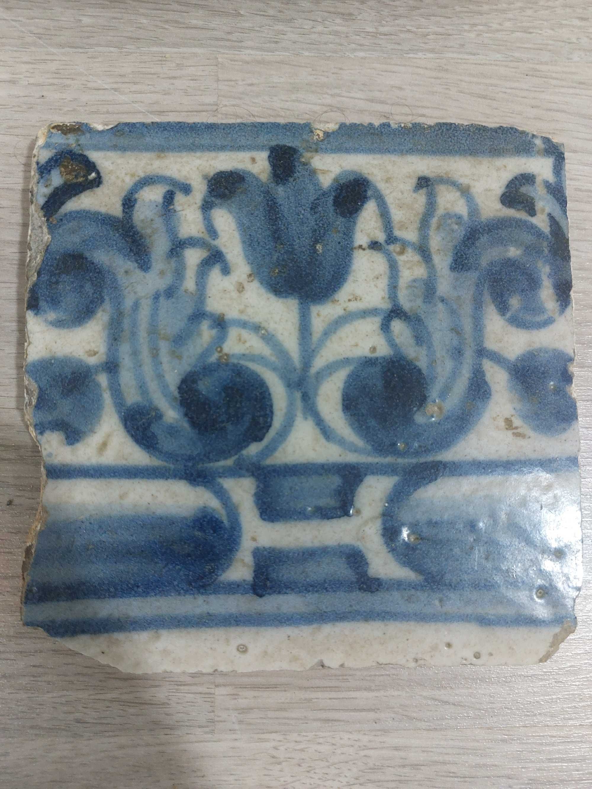 Azulejo sec. XVIII duma flor