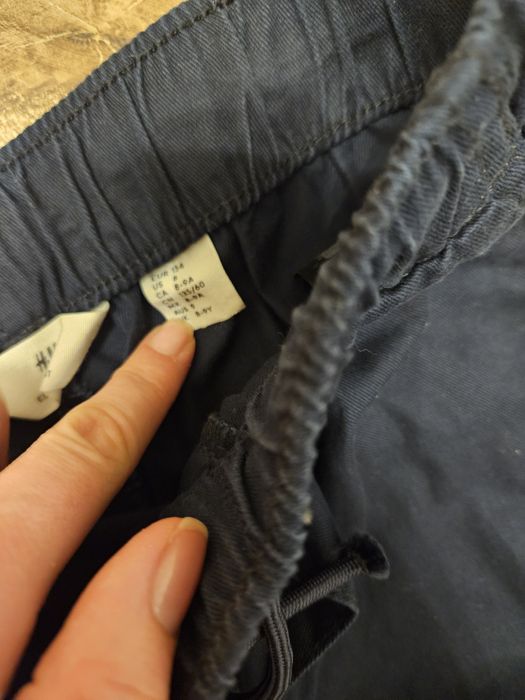 Spodnie chłopięce granatowe 134 H&M