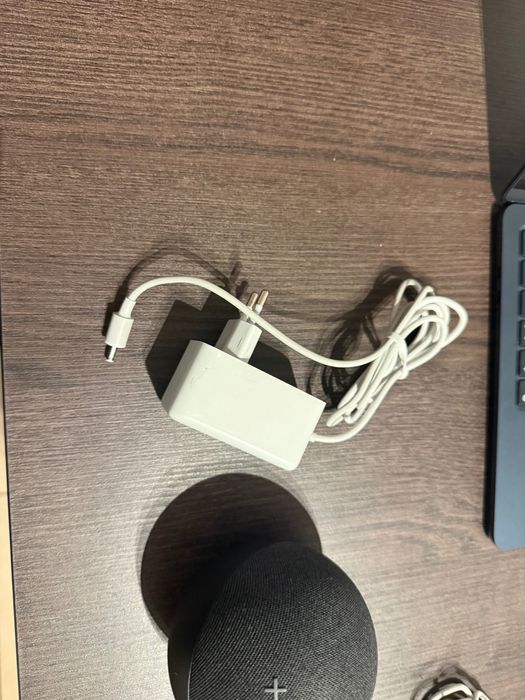 Alexa Echo Dot 4a geração (tem ligação jack na traseira)