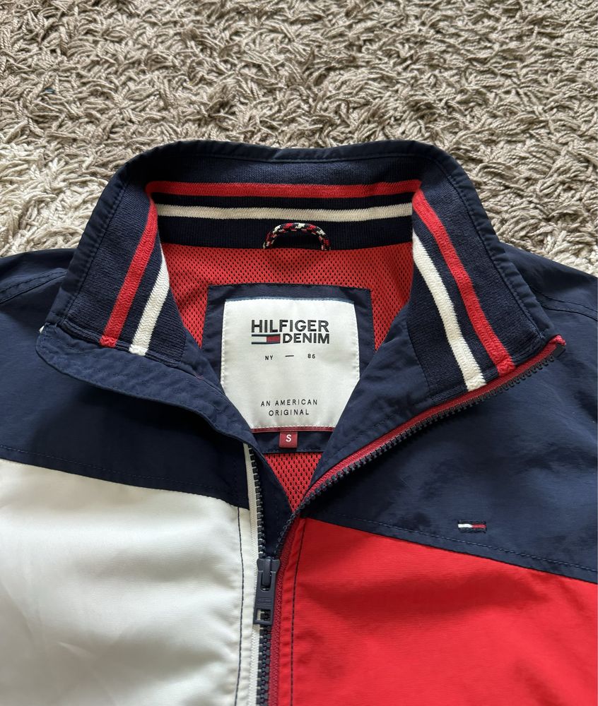 Ветровка Tommy Hilfiger