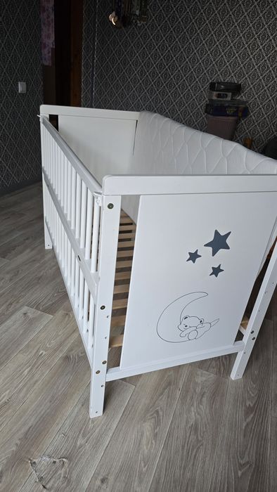 Детская кроватка