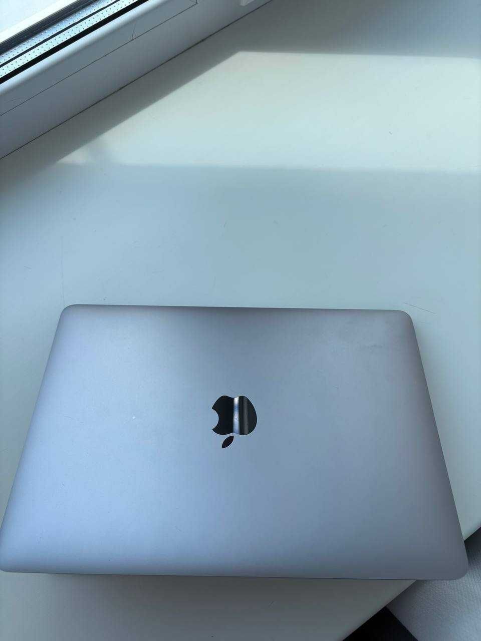 MacBook Retina 12 2017/8gb/250 ssd
