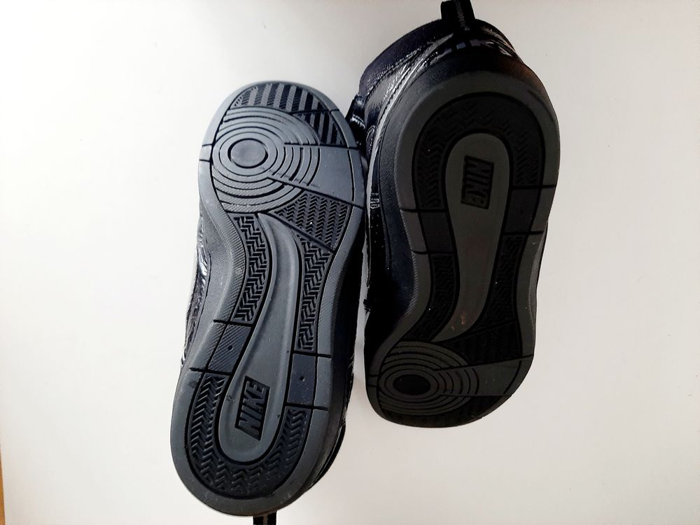 Sapatilhas NIKE Sensory Motion System com tiras amovíveis