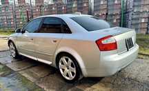 Audi S4 z silnikiem 4.2 l 4x4