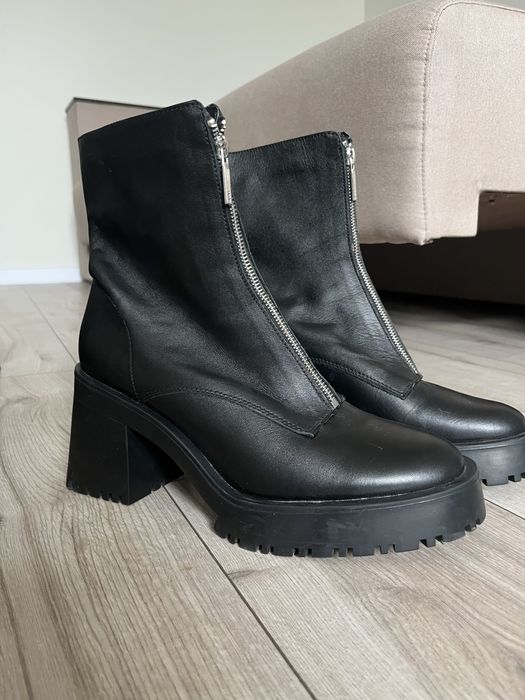 Чобітки на підборах Zara 41