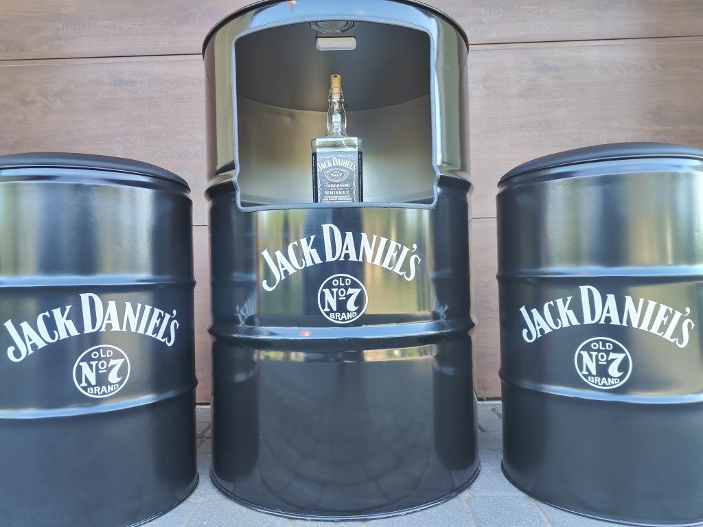 Zestaw mebli z beczek babek Jack Daniels
