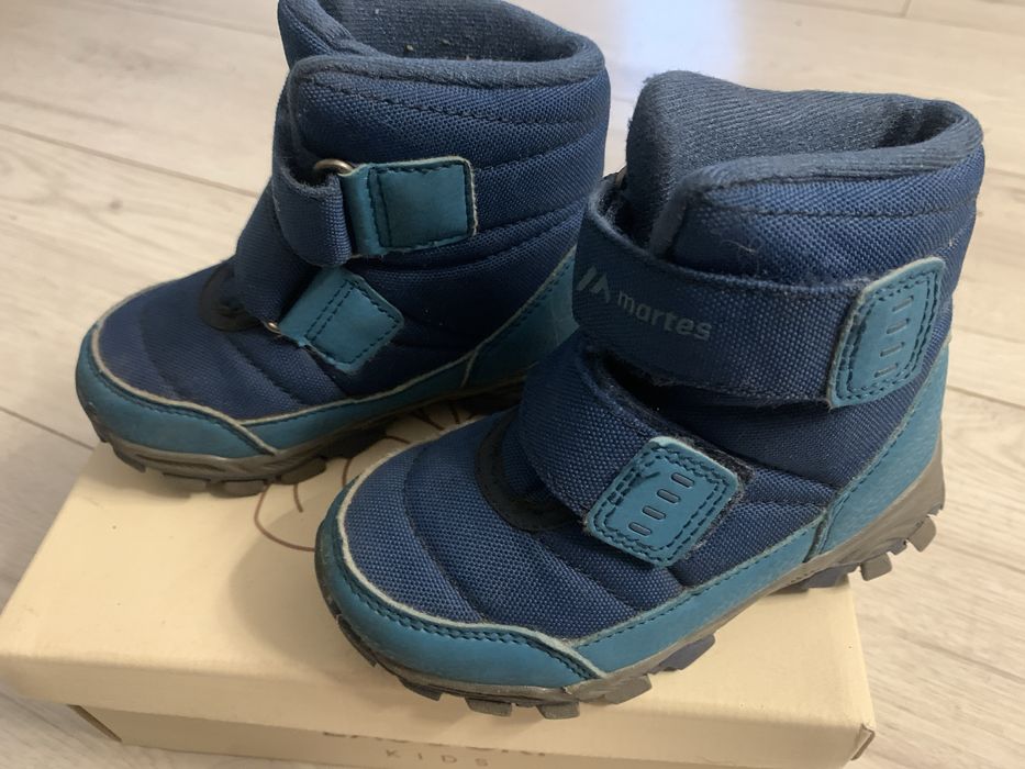 Niebieskie zimowe buty martens r 24