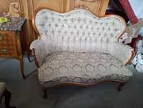 Sofa dwuosobowa I dwoma fotelami