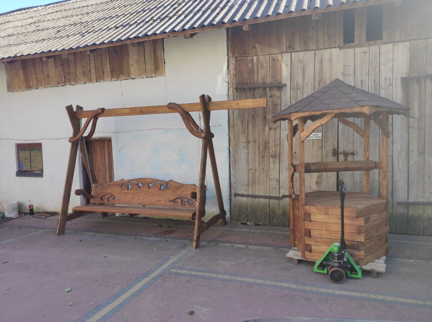 Altanki, huśtawki, obudowy studni, wiaty
