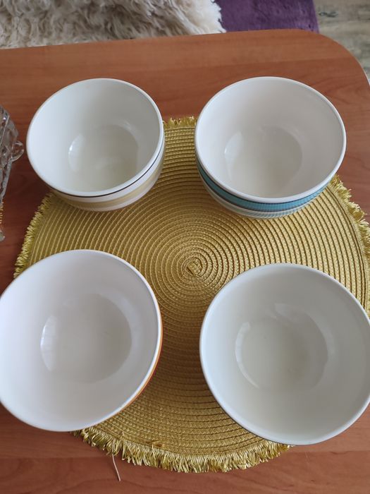 Продаю нові керамічні миски салатниці  та скляні салатниці на ніжках