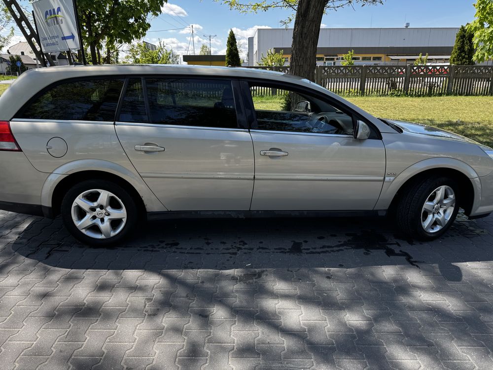 Opel vectra 1.8 benzyna zarejestrowany anglik  maly przebieg