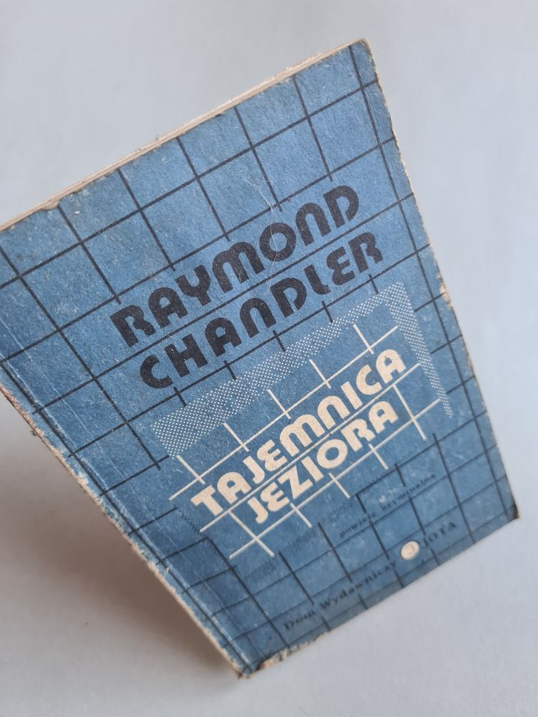 Tajemnica jeziora - Raymond Chandler