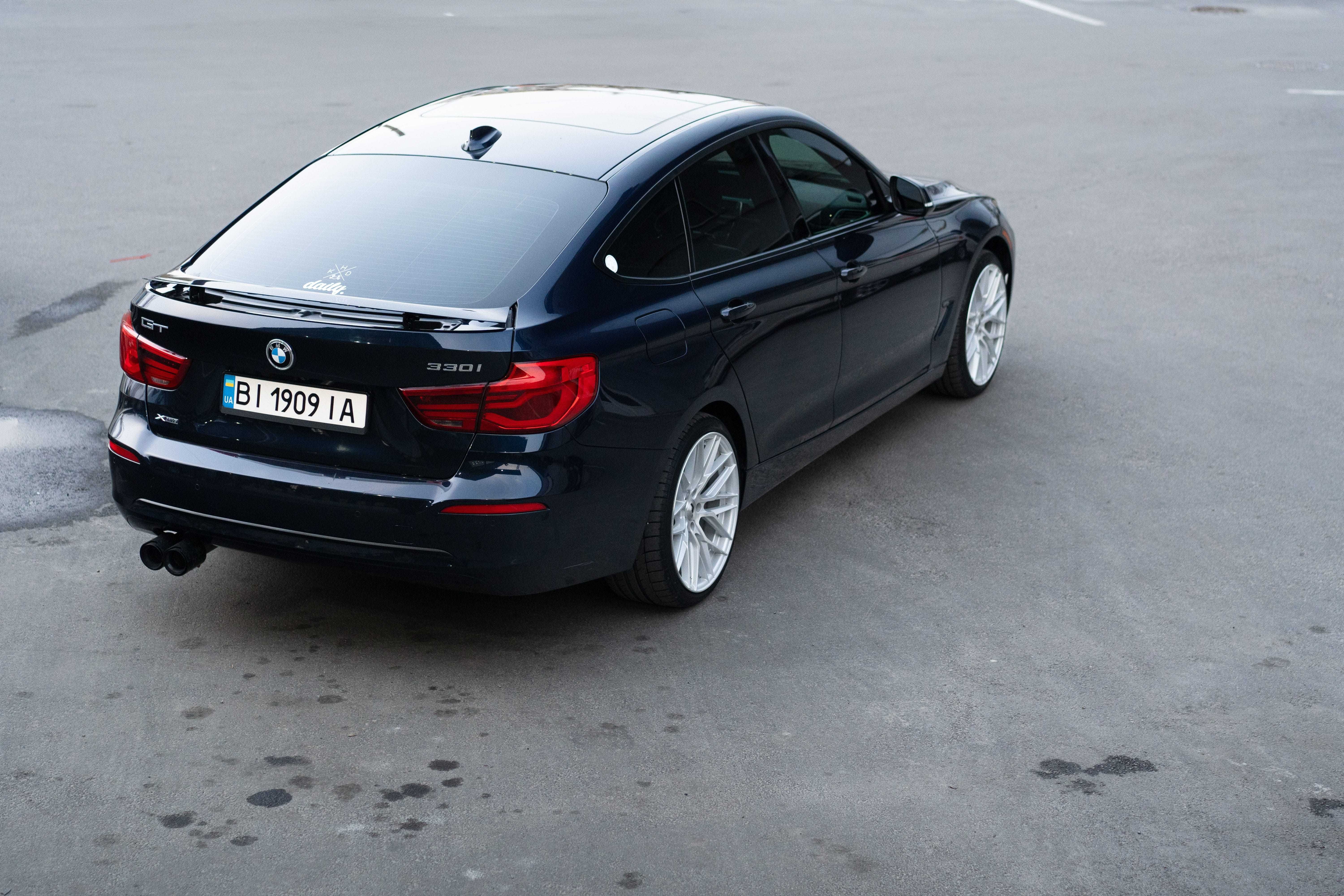 Автомобіль BMW 3, F34 330і