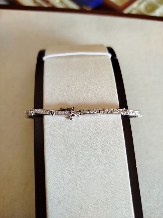 Bransoletka z białego złoto pr 750/ 10.62g/ brylanty 0.512ct 64 szt