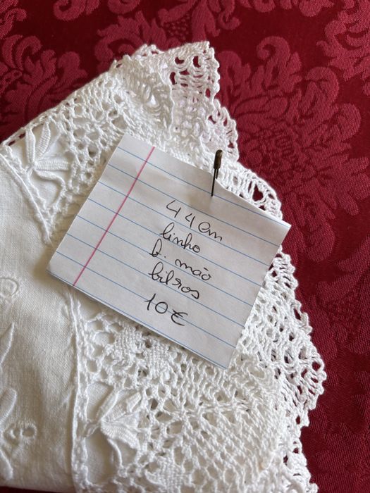 Pano em linho e renda