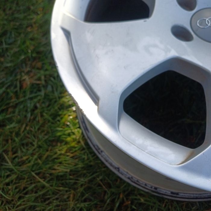 Felgi 17" Audi a3 8p kola audi  et56