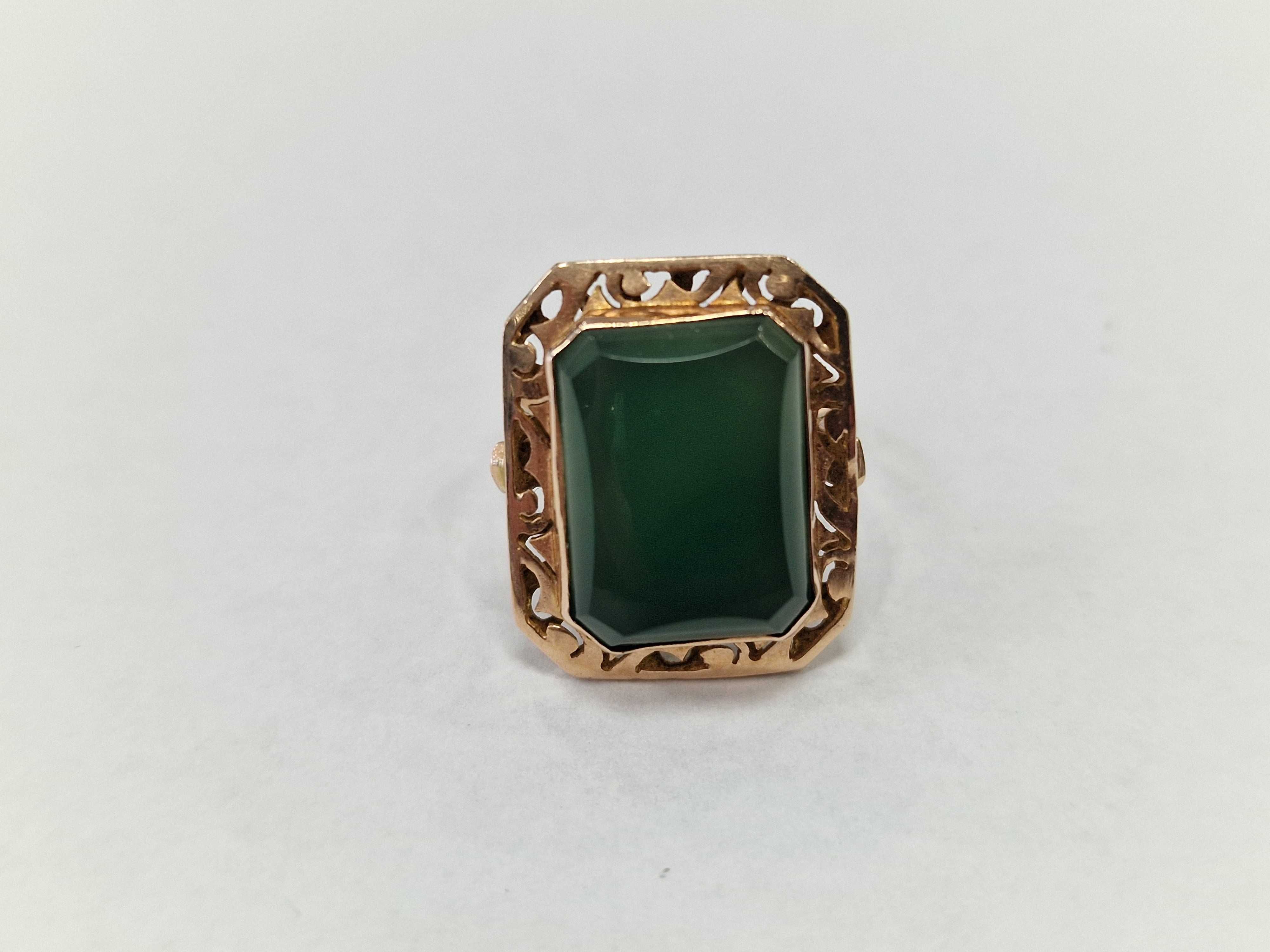 Złoty pierścionek/ 585/ 5.34 gram/ R16/ Chryzopraz/ XX wiek