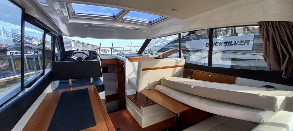 Jacht motorowy jeanneau, łódź motorowa