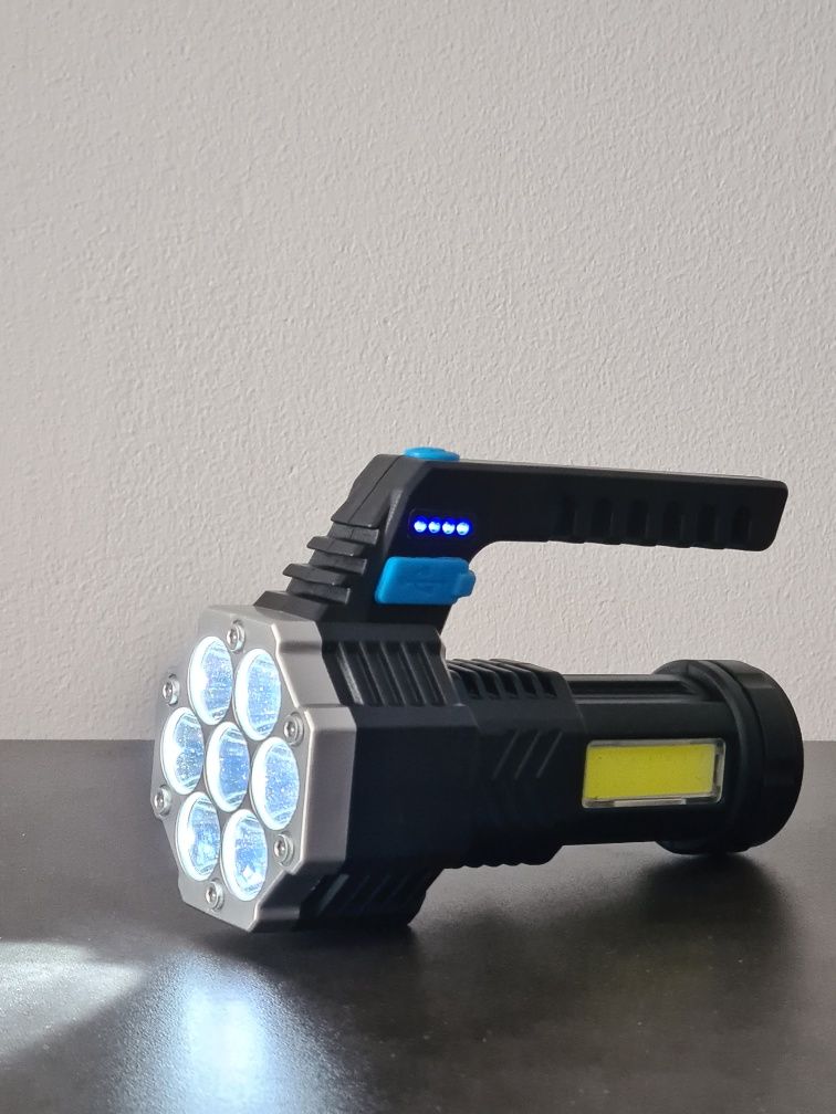 Mocna latarka LED USB COB