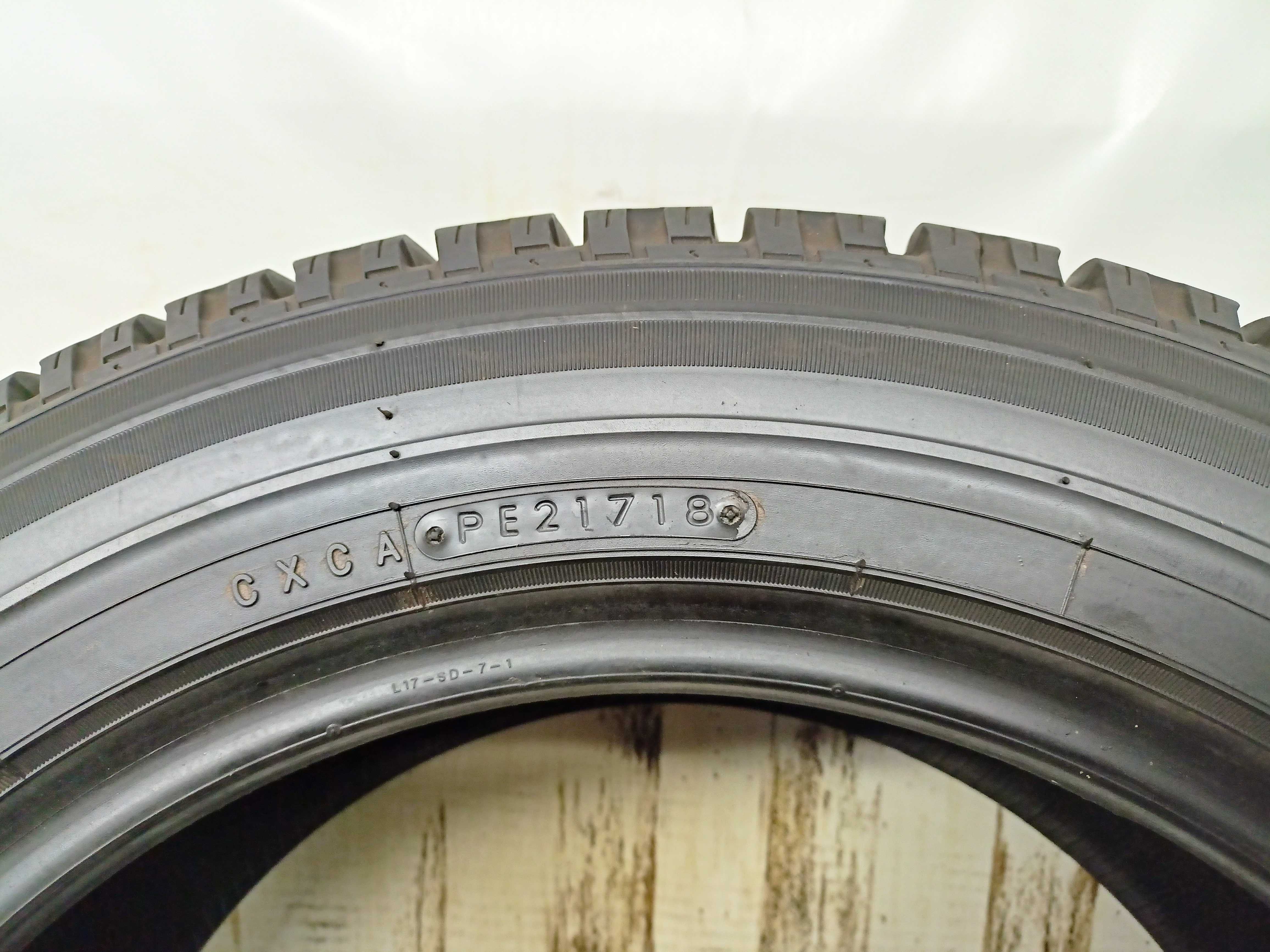 Toyo H09 215/60/17C 20218r. 104/102T 2x10,1mm 2x9,2mm (468)