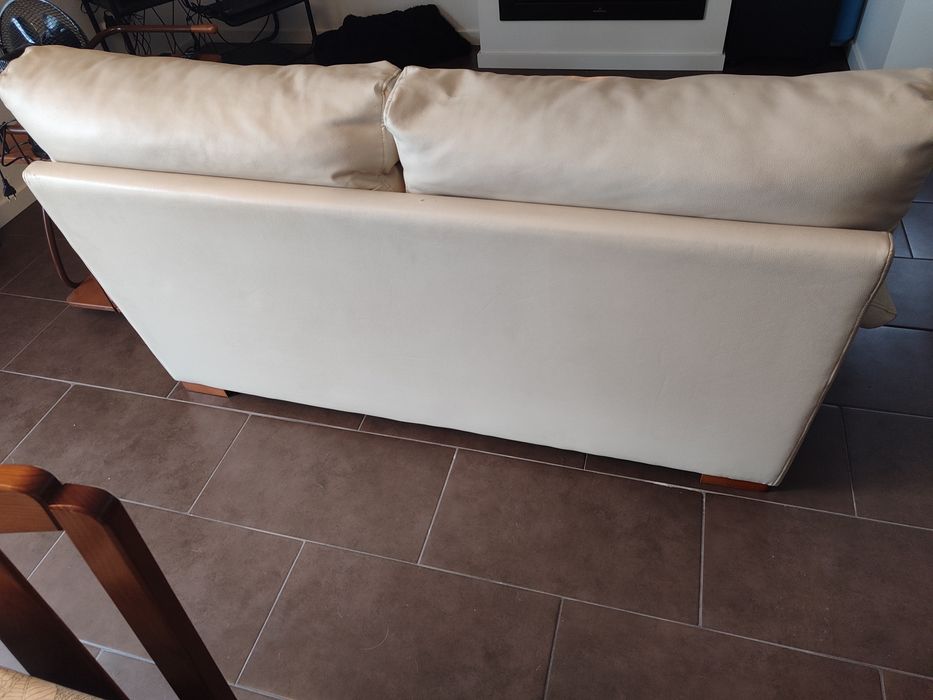 Vendo sofá  2 lugares