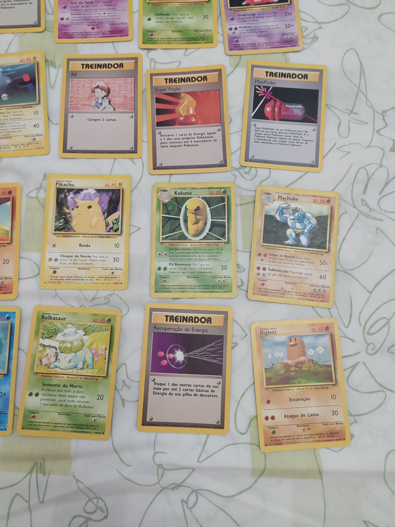 35 cartas pokemon originais (Charmander, pikachu charmeleon bulbasaur)