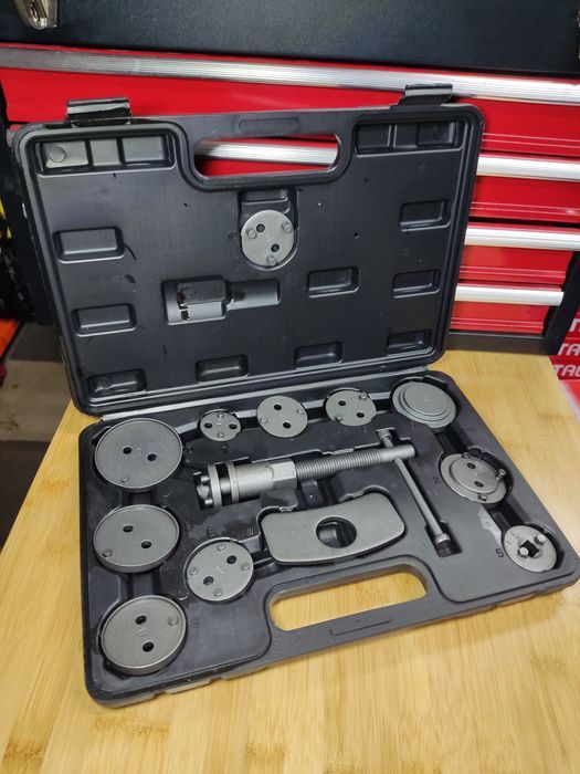 Набор для колодок 13шт два болта набор для замены тормозов для гальм