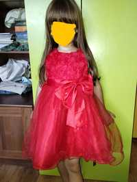 Piękna sukienka czerwona w róże r. 104
