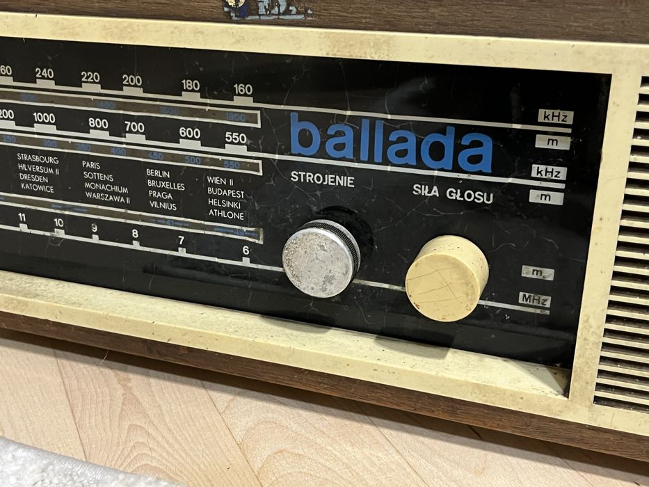 Radio lampowe  z gramofonem prl vintage Diora Ballada 24501