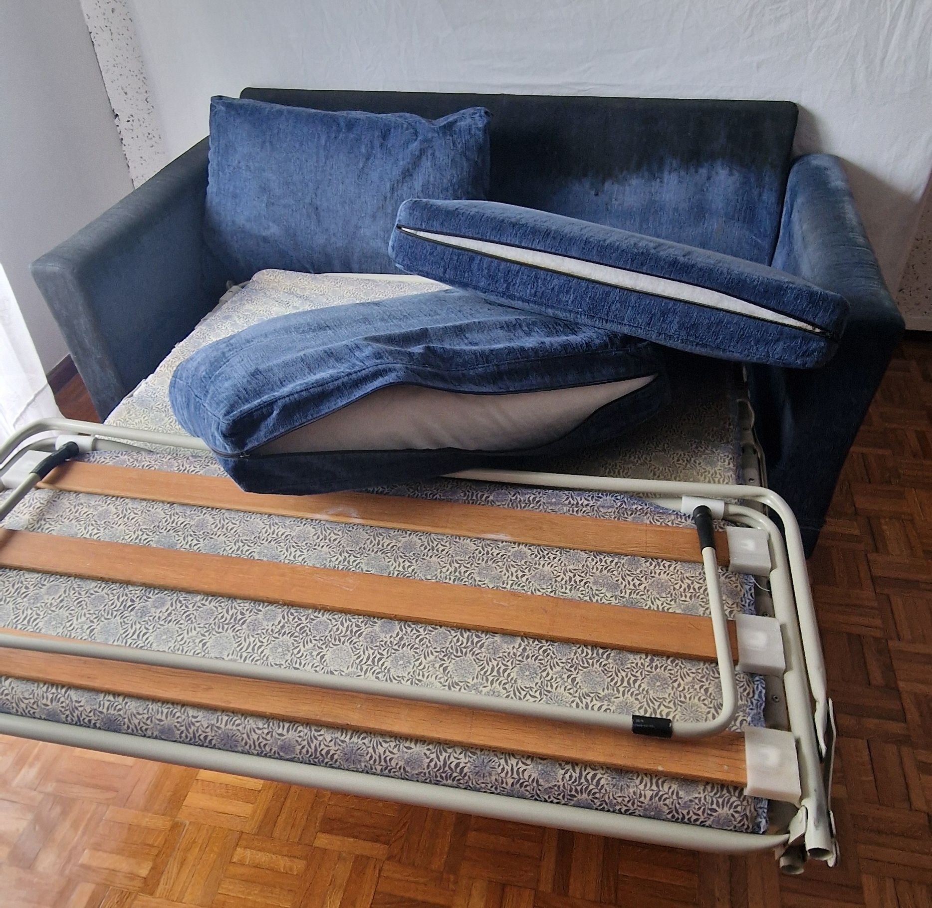 Sofá cama em bom estado