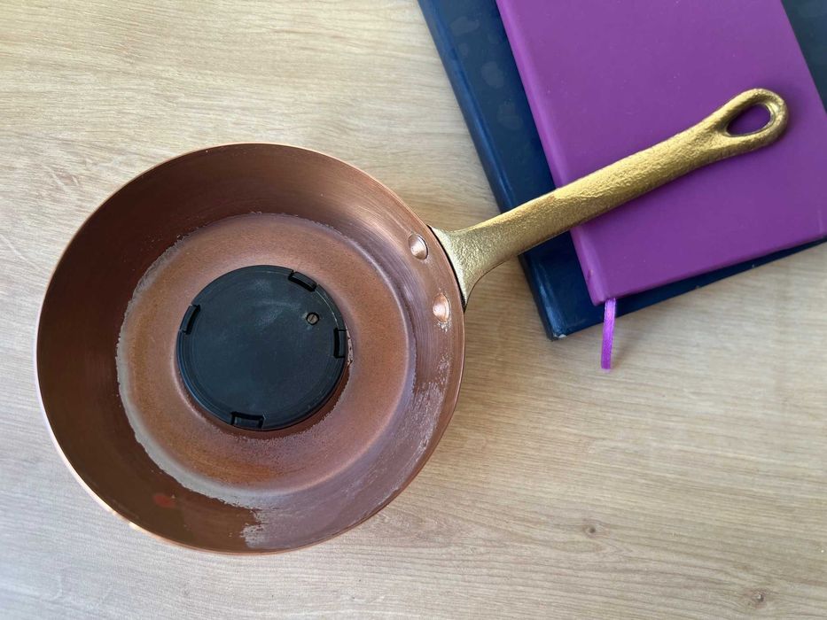 Барометр у вигляді мідної сковорідки. Клеймо. Винтаж Франція