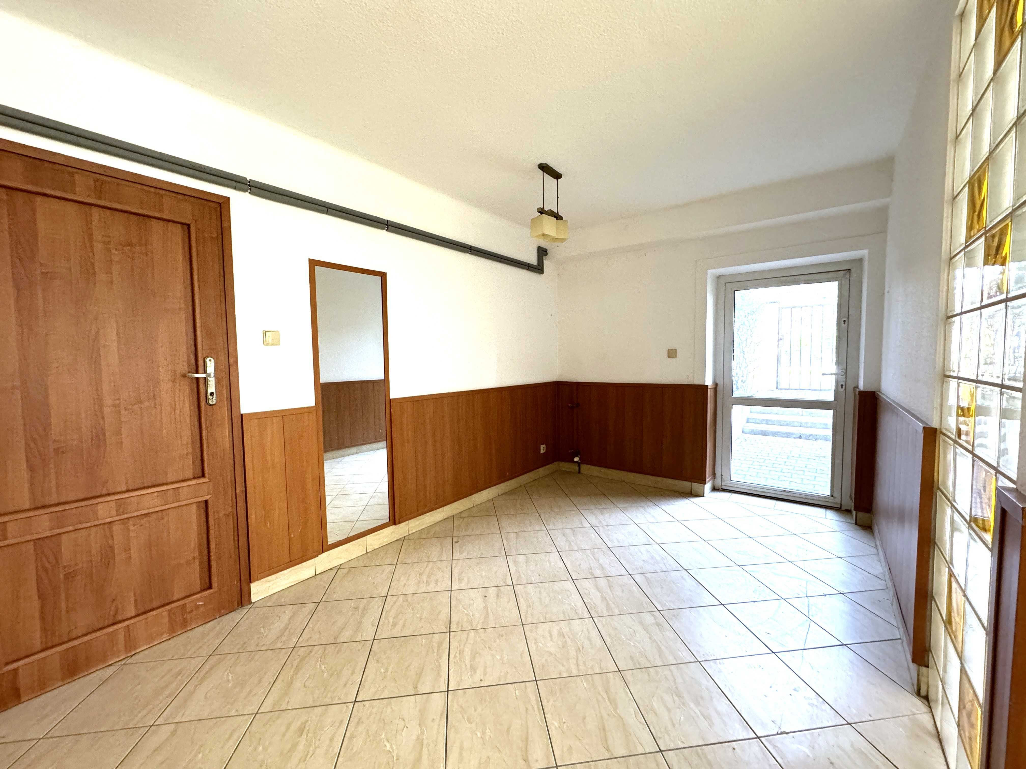 40 m2, parter, 2 pomieszczenia, słoneczne, dobra lokalizacja