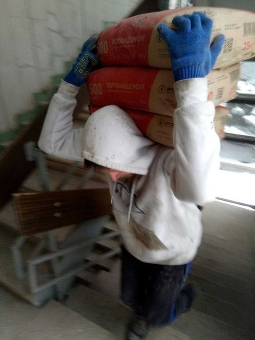 Професійні вантажники, офісні та квартирні переїзди