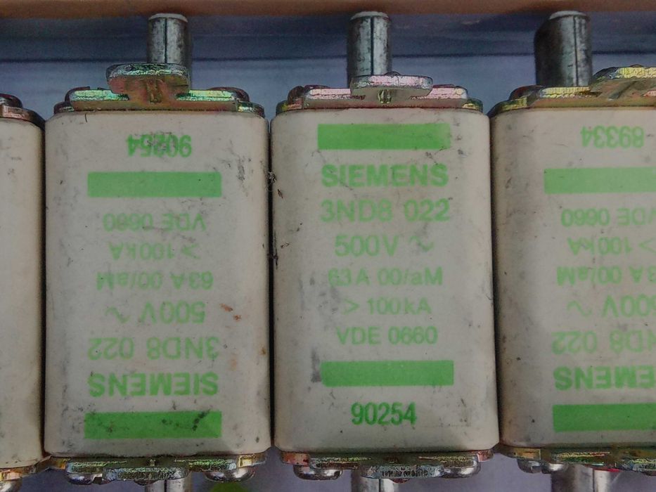 Предохранители Siemens 3nd 8- 500  вольт 63  ампера