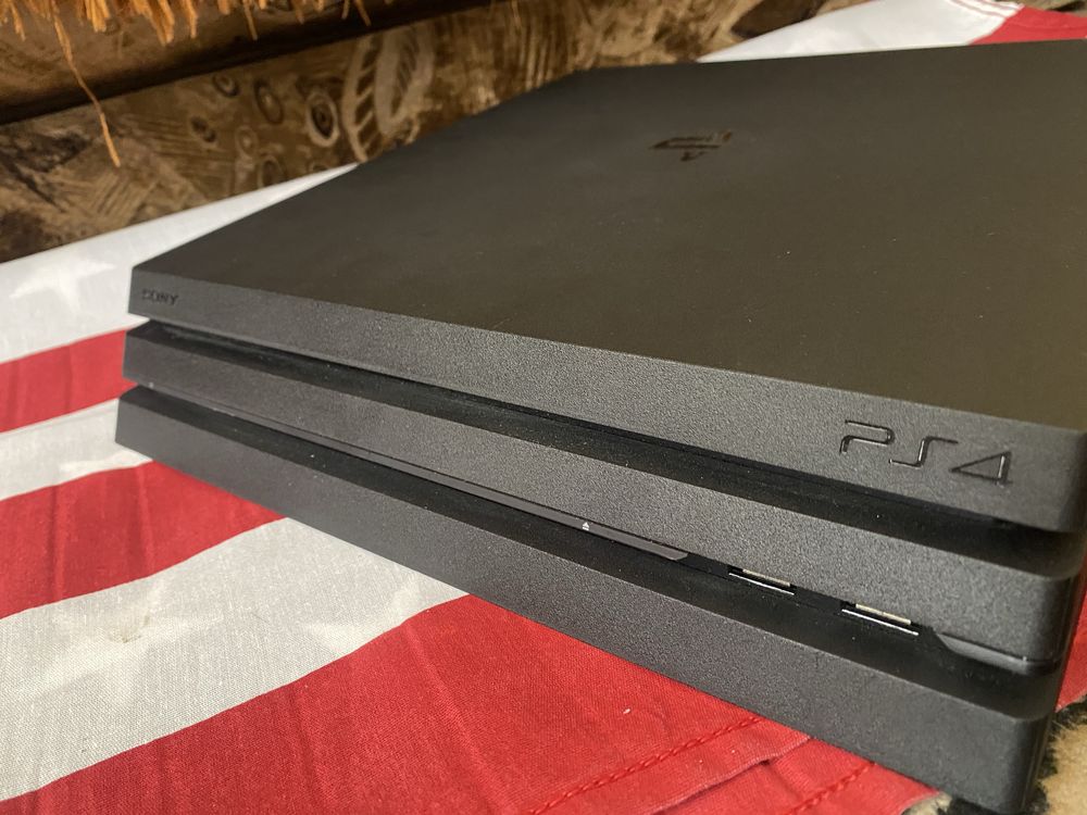 Playstation 4 pro 1tb, 2 джойстики, плойка, приставка, плейстейшин