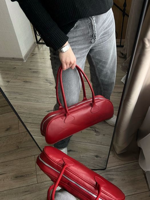 Червона трендова сумочка
