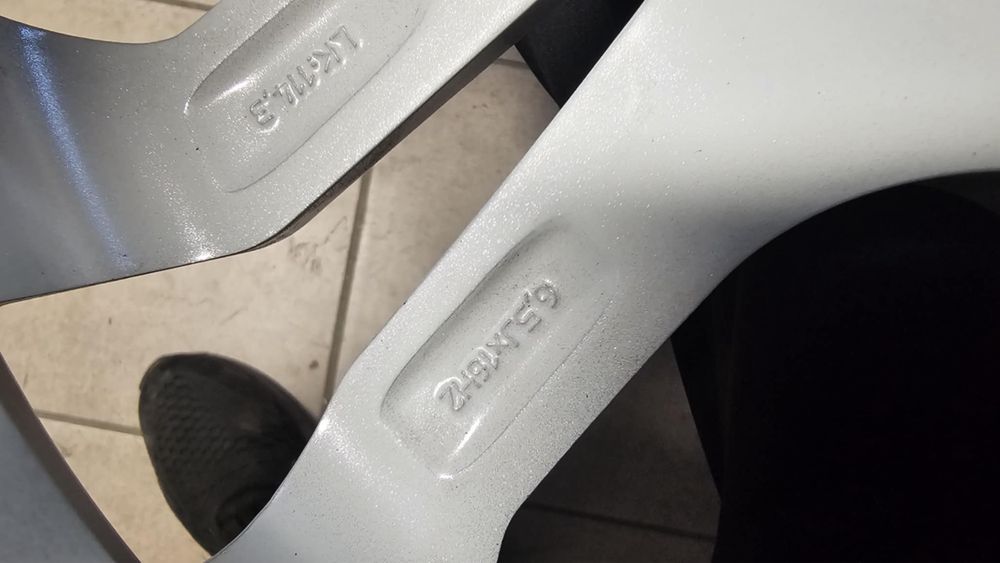 Felga Renault 16 cali rozstaw  śrub 5x114,3