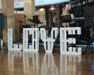 Napis LOVE drewniany