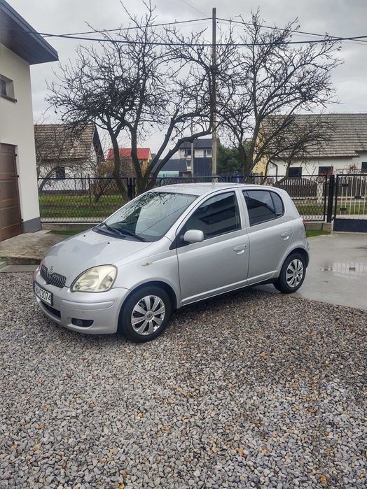 Toyota Yaris 2004r