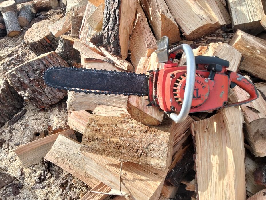 Vendo motosserra Homelite XL em bom estado