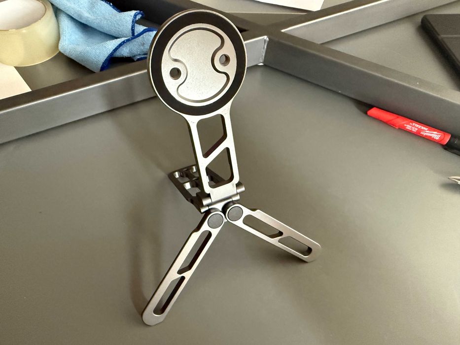 CAMOLO GEEK Składany statyw magnetyczny Magsafe do iPhone
