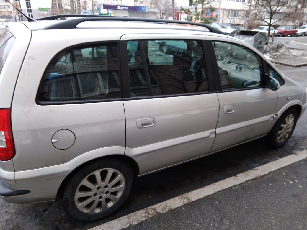 Продам OPEL ZAFIRA 2.2 TDI (125)