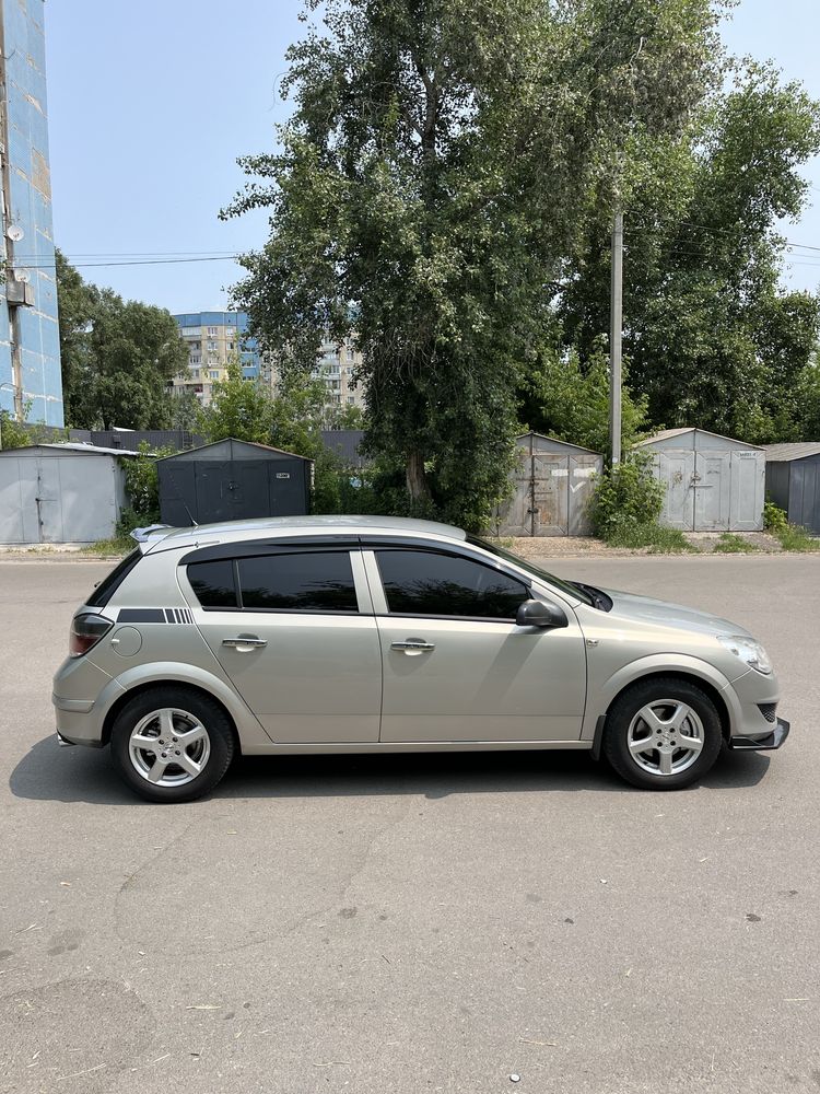 Продам Opel Astra H