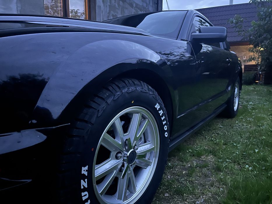 Продам Ford Mustang 4.0