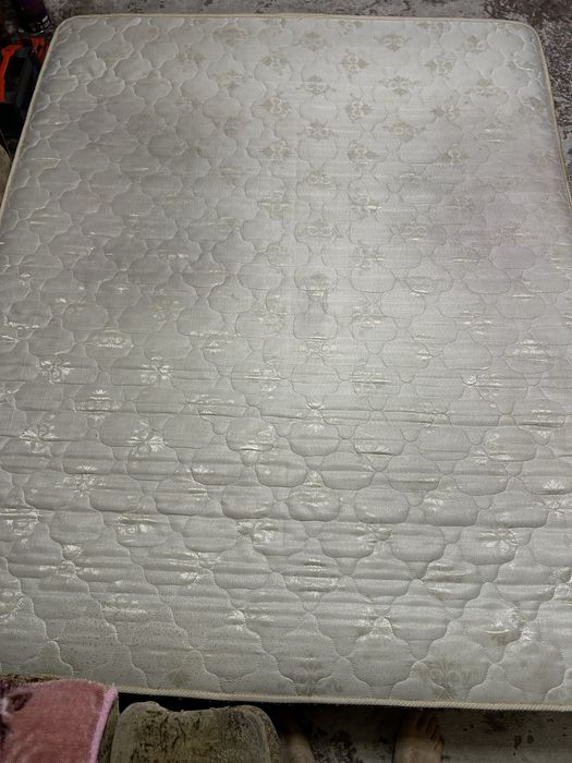 Продам б/у матрас 1600х2000