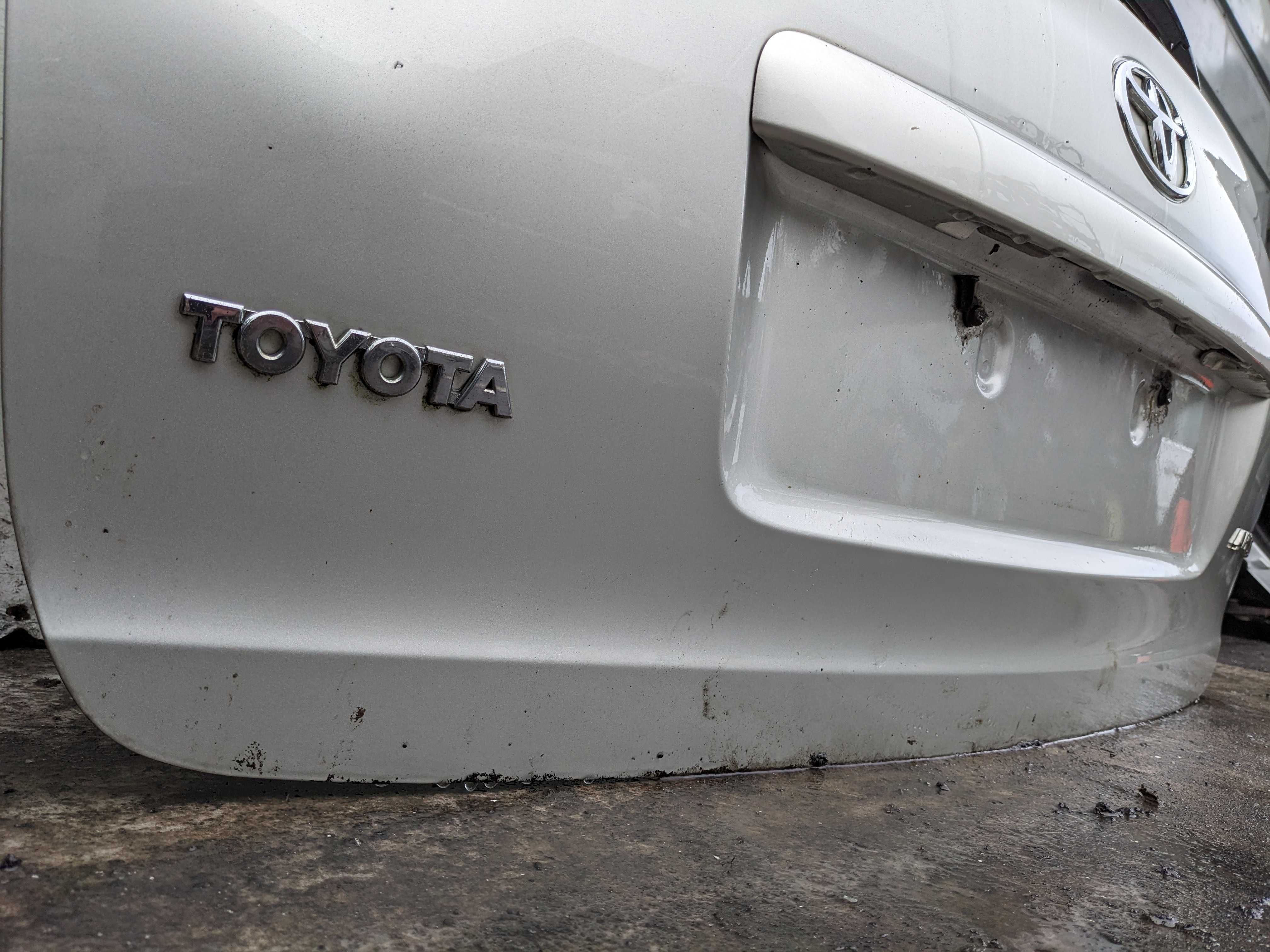 Toyota Avensis T25 2 Kombi 04r Klapa Tylna Bagażnika Tył Lakier 1C0
