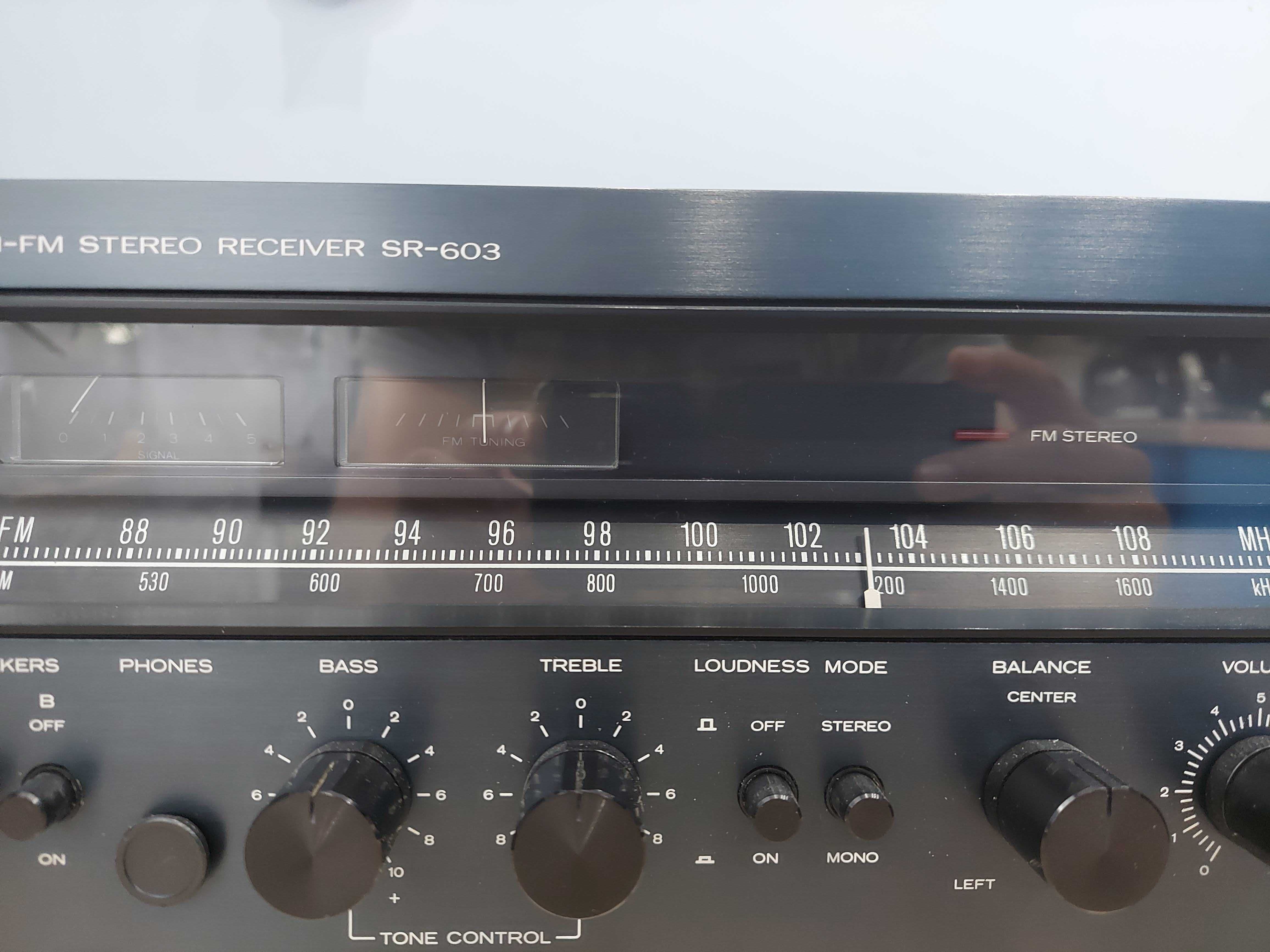 HITACHI AM-FM Stereo Receiver SR-603