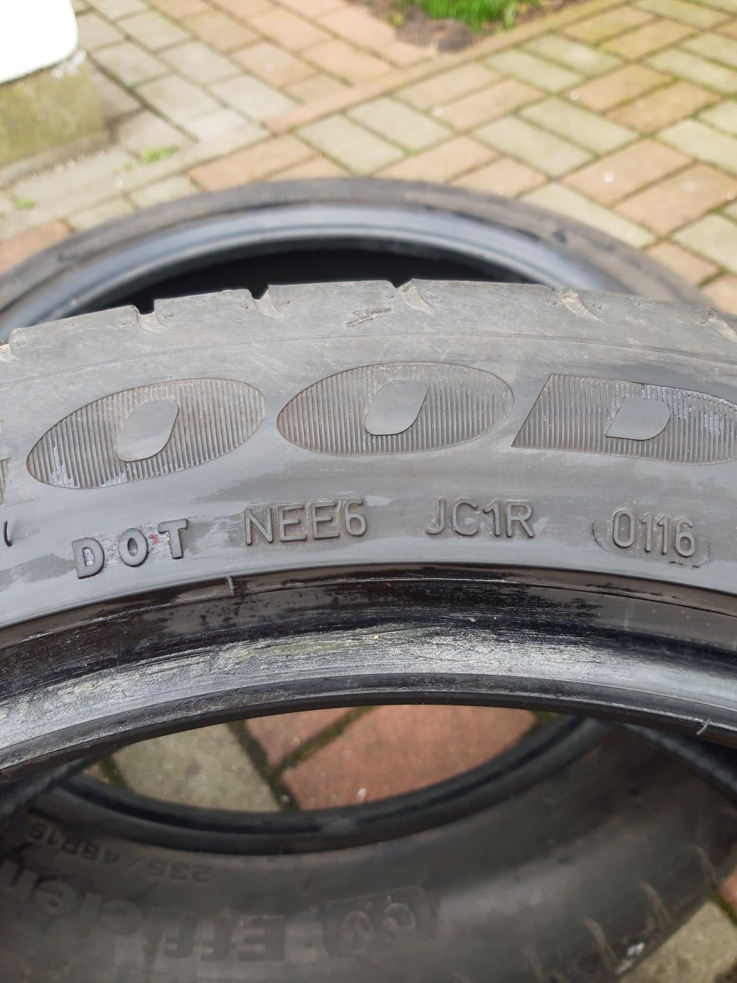 Goodyear 235 45 R19