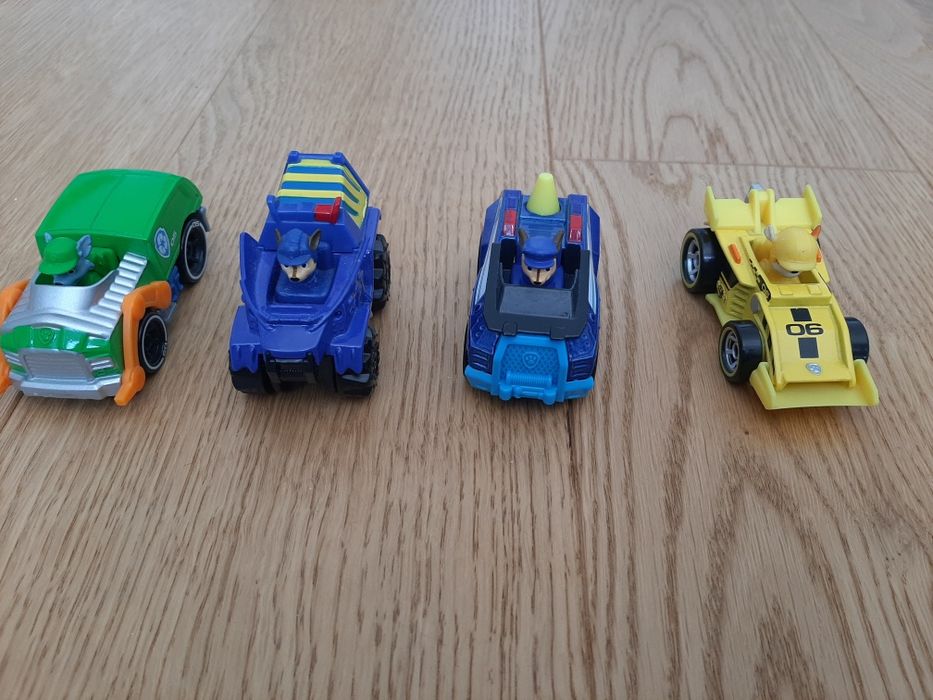 Psi patrol różne pojazdy